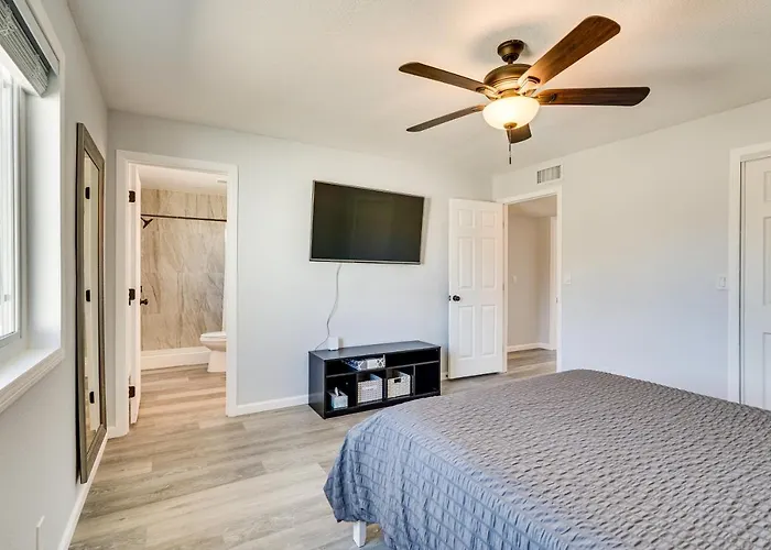 Holiday home 2 Mi To Havasu With Patio! Lake Havasu City